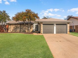 107 Springridge Ln, Euless, TX 76039