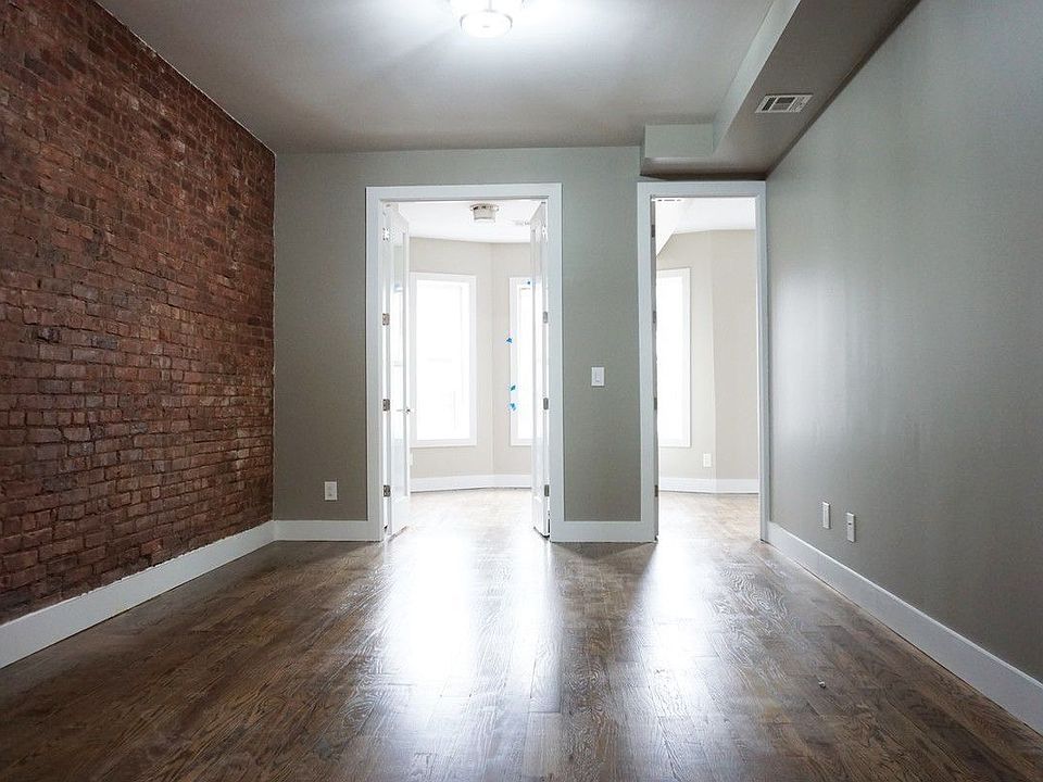 1st image of 205 Saint James Pl #3LR