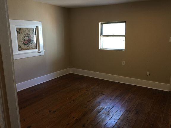 3rd image of 415 E Ashby Pl APT 1