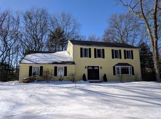 15 Giblin Ln, Coventry, RI 02816