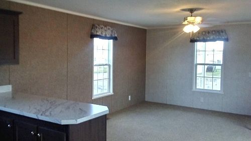 3rd image of 1927 Evergreen Ln