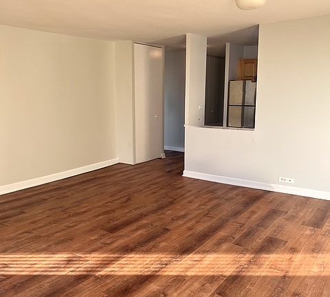 Dining without furniture