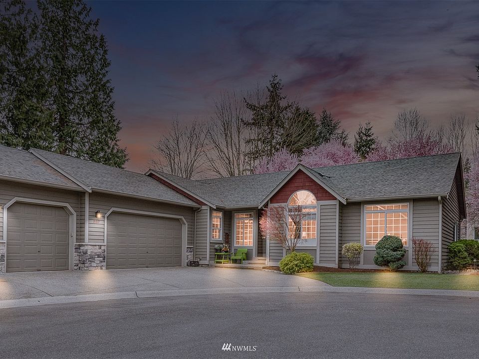 This Norway Hill home is loaded with extra features and move in ready!. Designed for low maintenance this home has Gutter Glove gutter covers & artificial turf ! Enjoy central A/C, sound system, vaulted ceilings, custom wainscoting, inlaid hardwoods, extra parking. Cul-de sac with easy access to commute corridor.