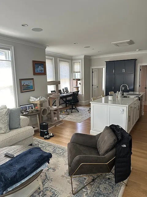 2 bed, 1100 sqft, $3,850 — Photo 2