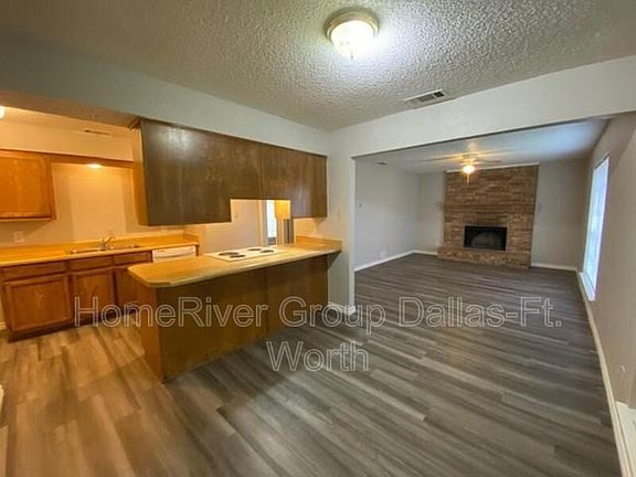 3rd image of 3423 Salmon St