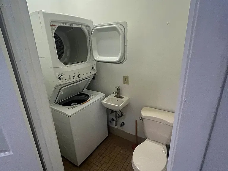 42 Henry St #3 — Photo 13
