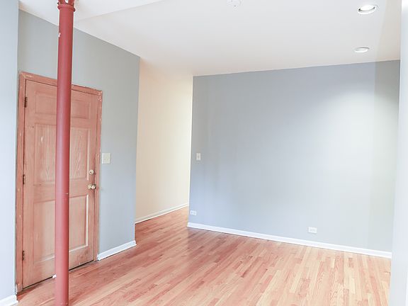4th image of 2552 W Eastwood Ave #1E