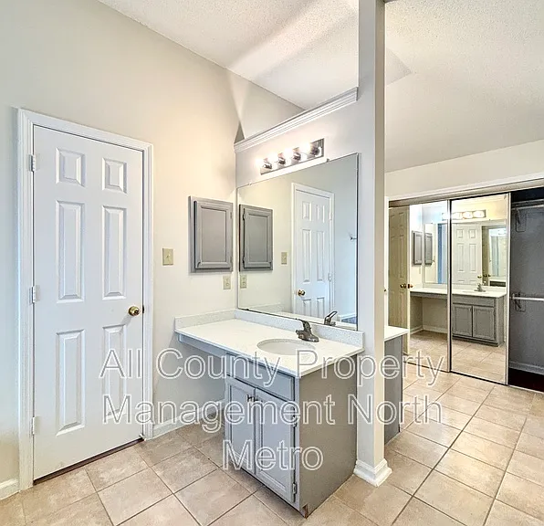 310 Tanners Xing — Photo 11
