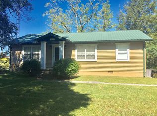 750 W Creston Rd, Crossville, TN 38571