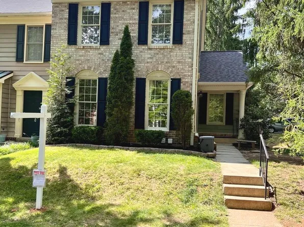 8527 Fountain Valley Dr, Montgomery Village, MD 20886