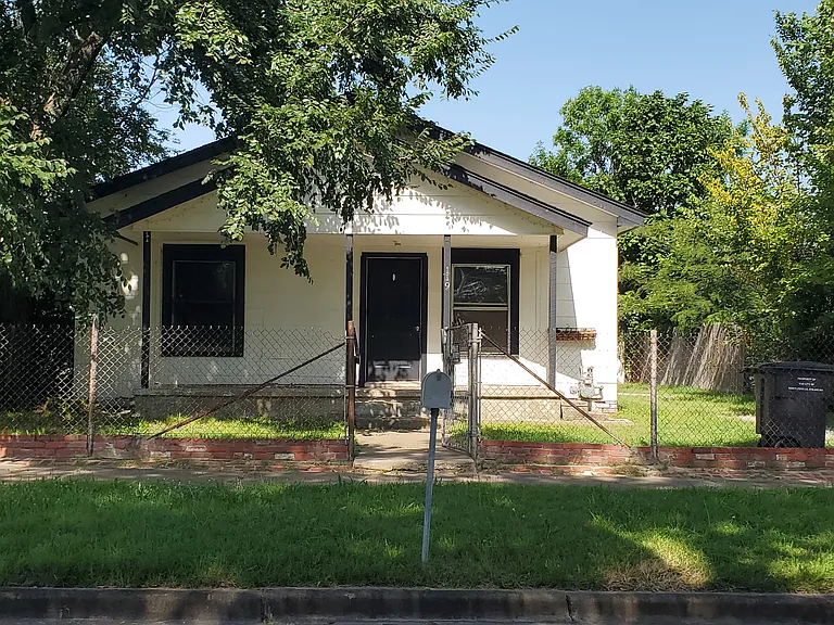 119 S Kaw Ave — Photo 1