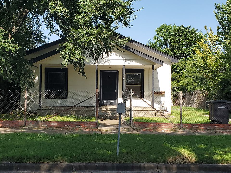1st image of 119 S Kaw Ave