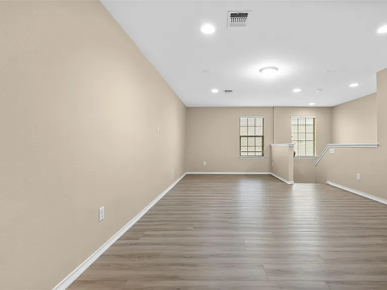 14308 Lake Victor Dr — Photo 25