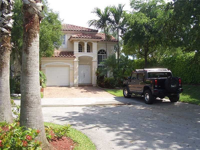 1st image of 10928 NW 70th St
