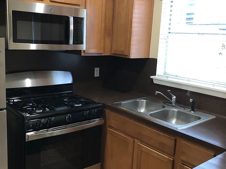 Sandpiper Apartments — Photo 19
