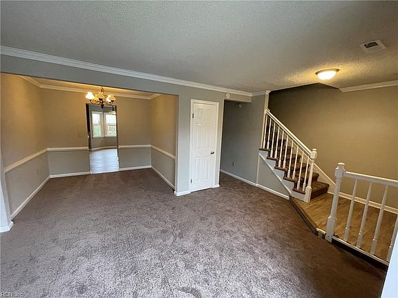 4th image of 814 Foxmoore Ct