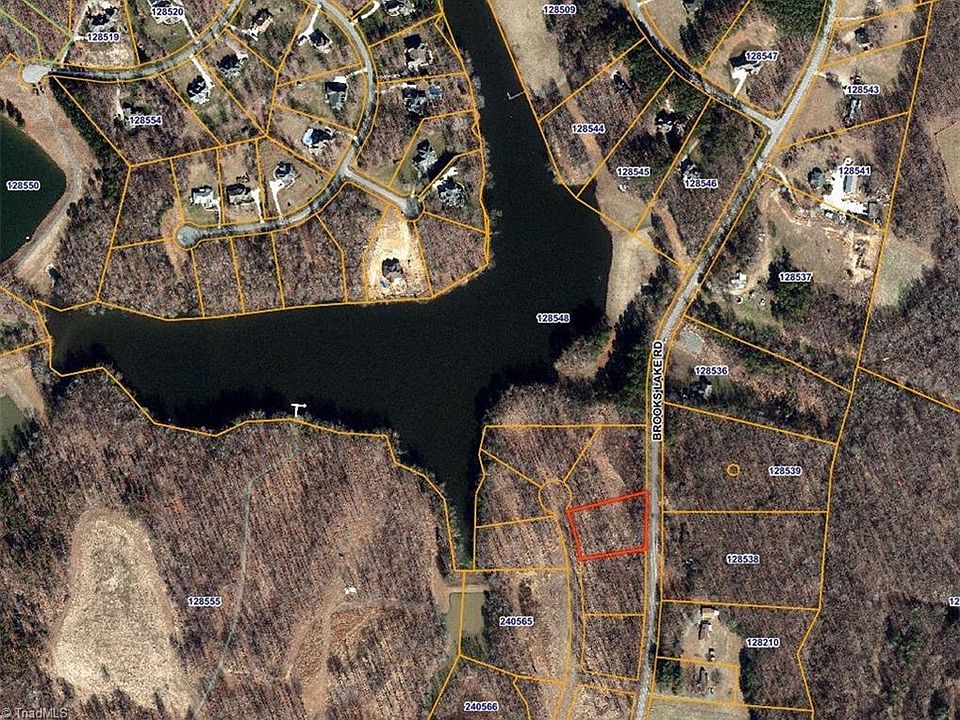 2nd image of 8012 Duck Pond Ct #3