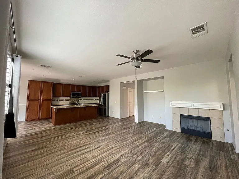 1591 Stow Grove Ave — Photo 9