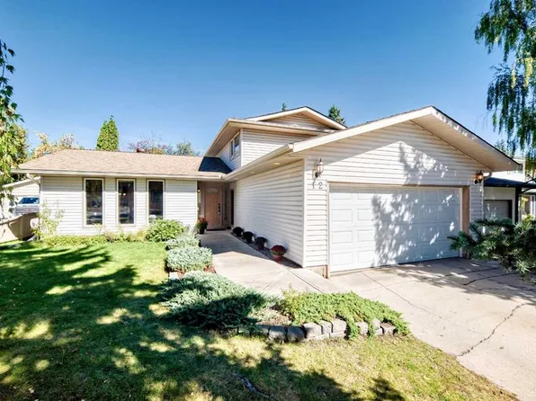 12 S Cantrell Bay SW, Calgary, AB T2W 2C2