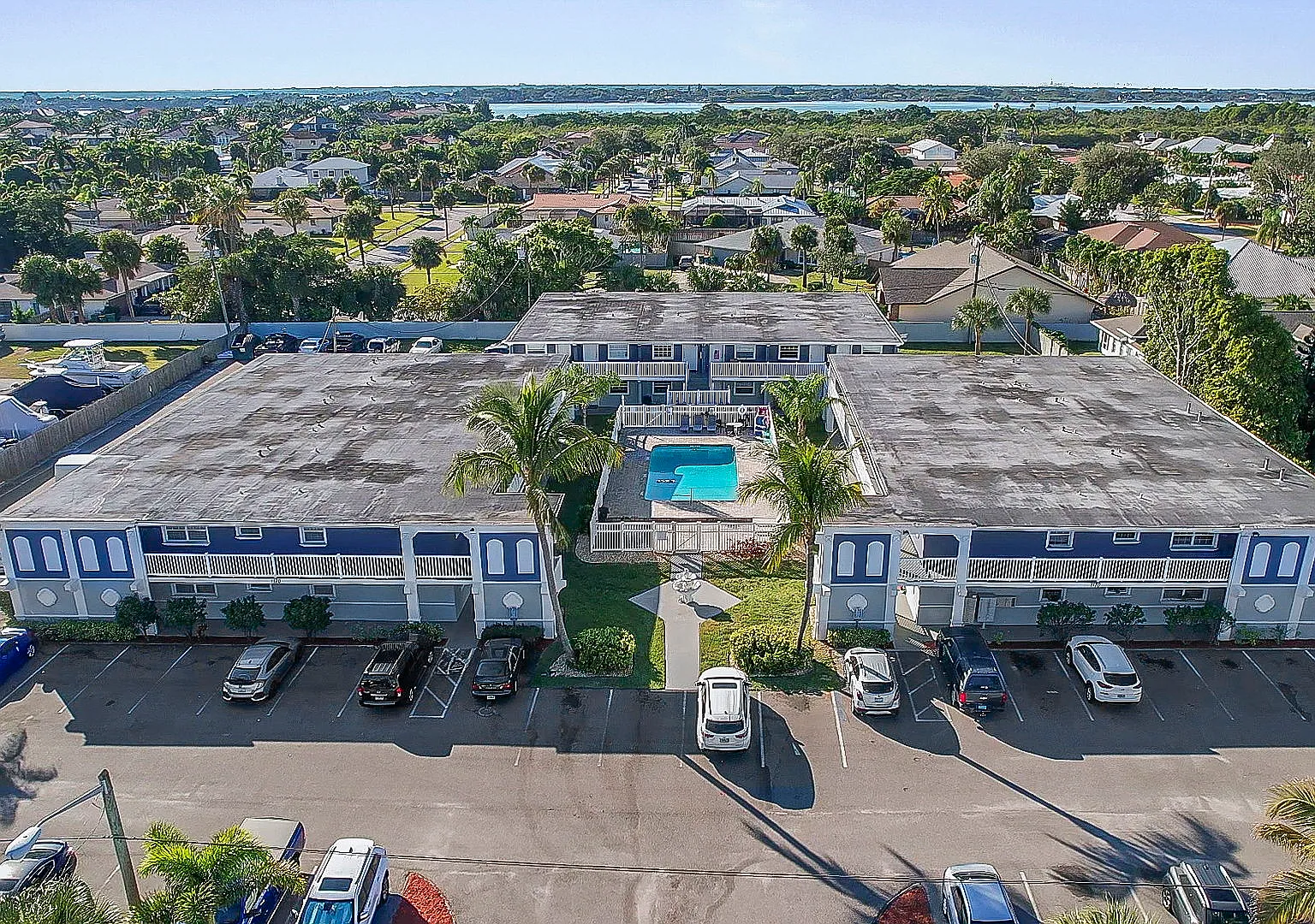 Satellite Arms Apartments — Photo 3