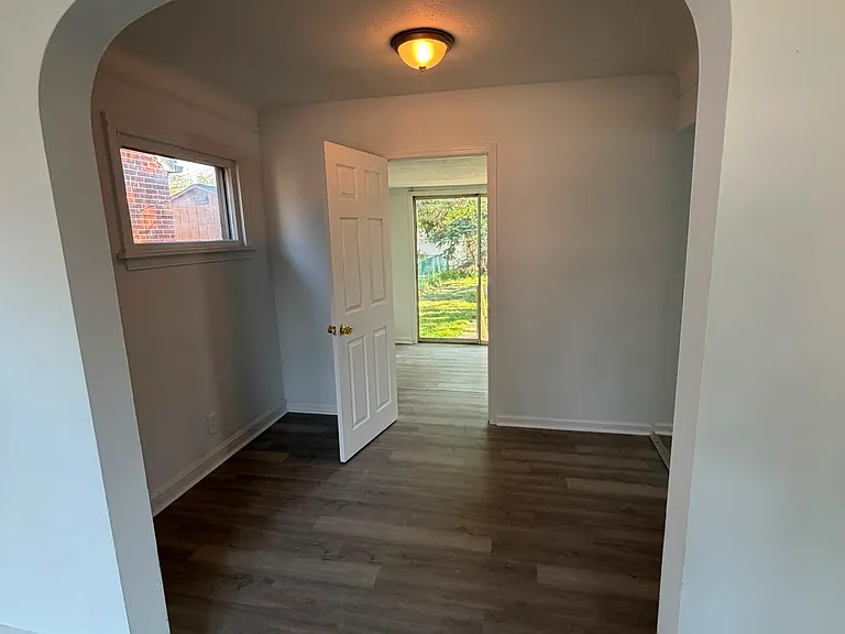 19171 Monterey Ave — Photo 14