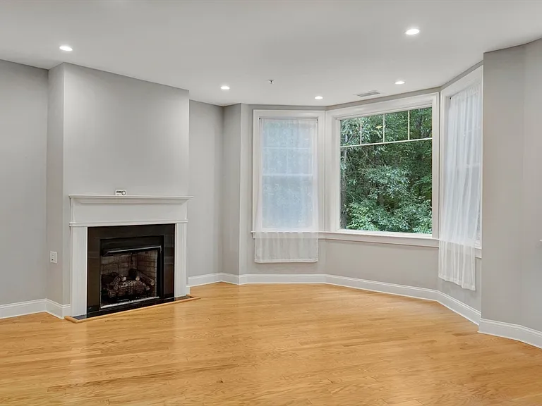 2 Inwood Dr #1009 — Photo 5