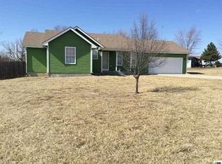 207 N 5th St, Mayetta, KS 66509