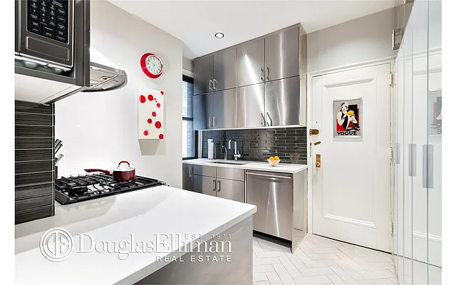 Sold by Douglas Elliman | media 18