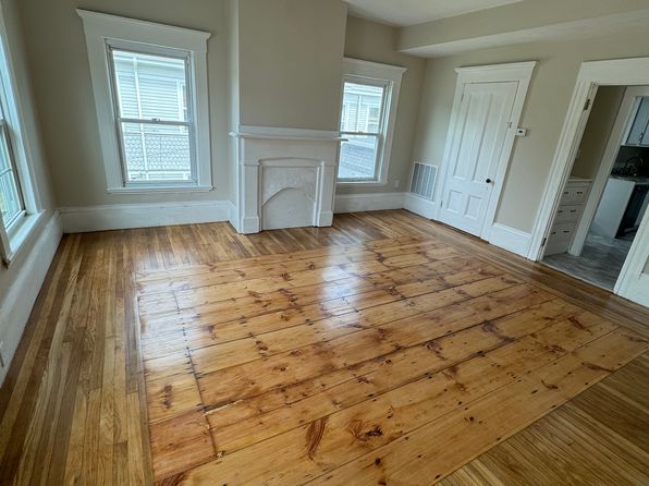 17 Whitman Ave #2E