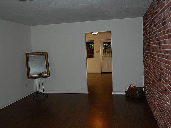 5th image of 1307 Narcille St
