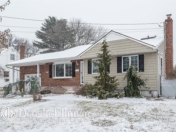 3rd image of 134 Midwood Ave