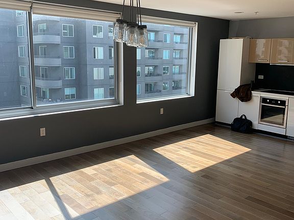 4th image of 901 S Flower St Unit 606