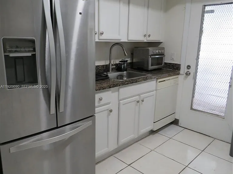 11840 NE 19th Dr #26 — Photo 7