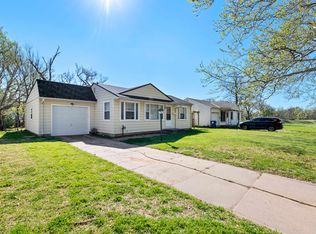 2116 S Edgemoor St, Wichita, KS 67218
