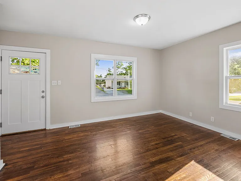 417 E Wall Ave — Photo 14