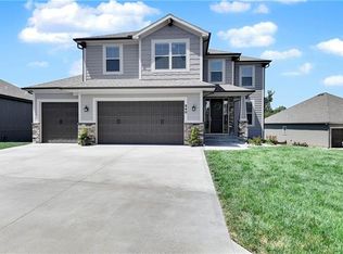 540 Sycamore Rd, Greenwood, MO 64034