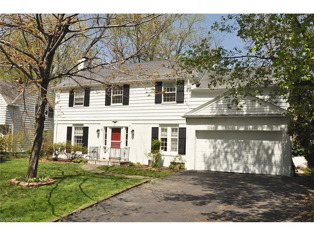 1561 Kew Rd photo 1