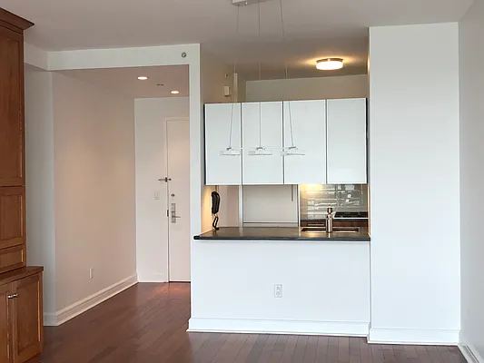 Rented by Level Group | media 9