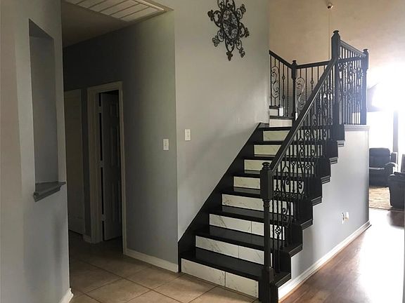 2nd image of 5527 Carta Valley Ln