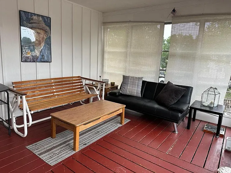 6234 N Canterbury Rd #UPSTAIRS — Photo 33