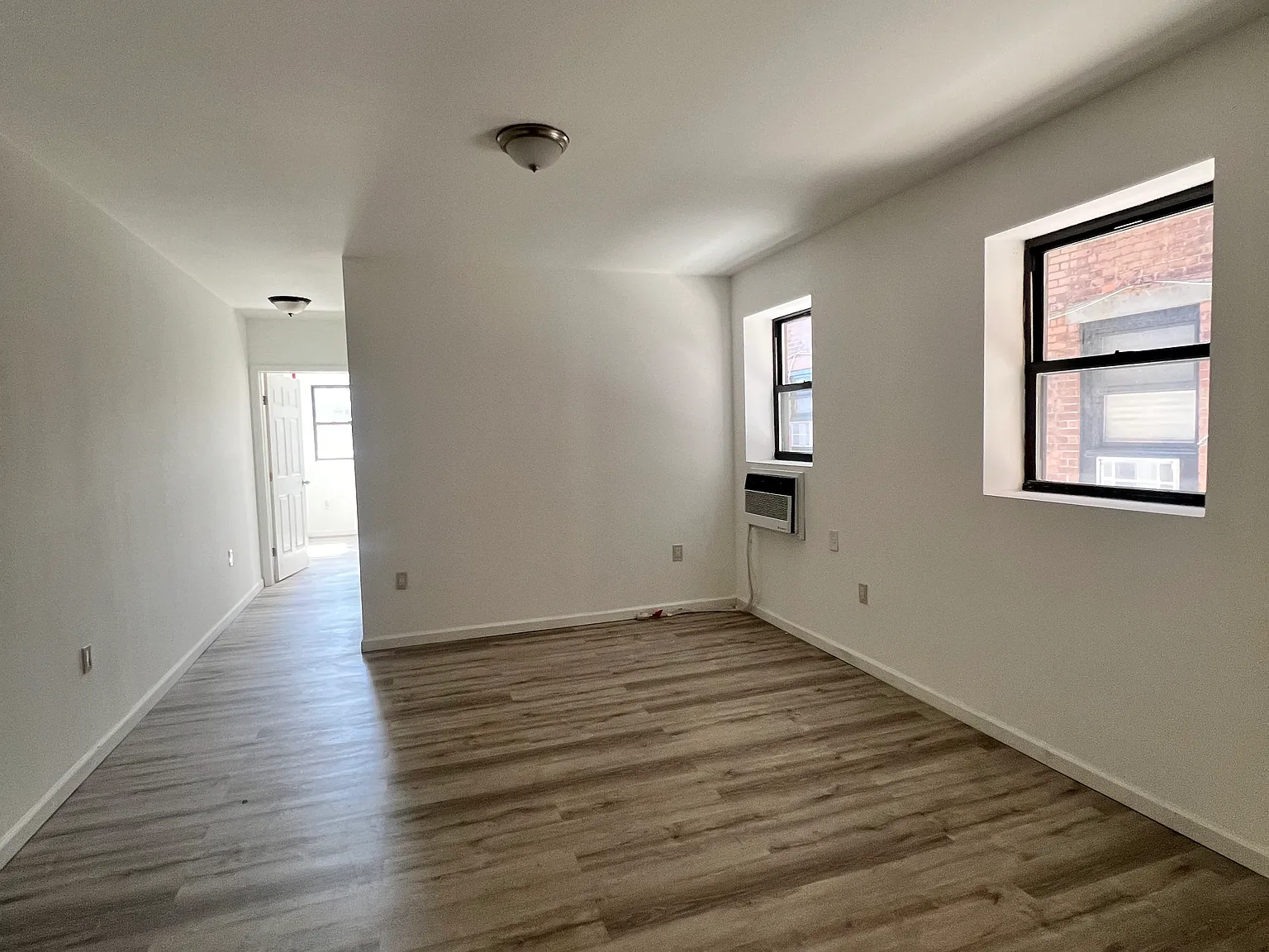 683 Fairfield Ave — Photo 3