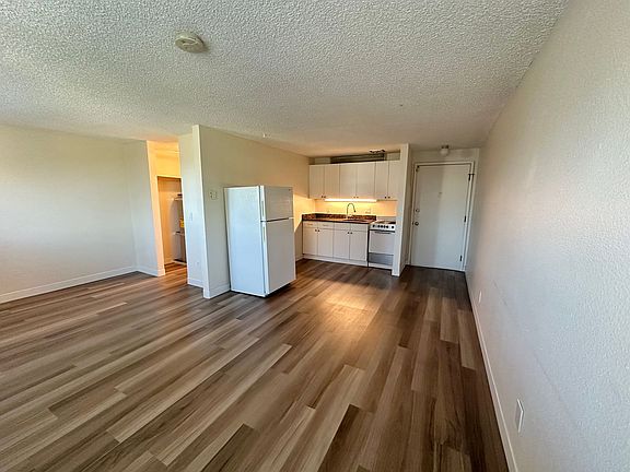 5th image of 3807-3811 S Water Ave #10