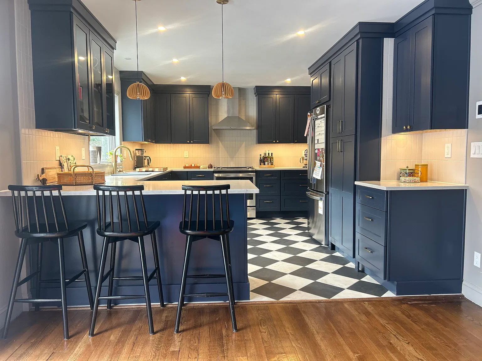 3 bed, 2450 sqft, $6,000 — Photo 2