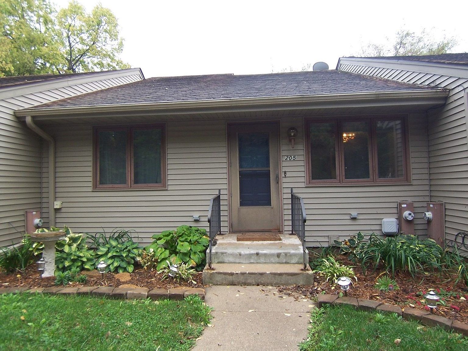 205 E Lincoln Ave, Belvidere, IL 61008 Zillow