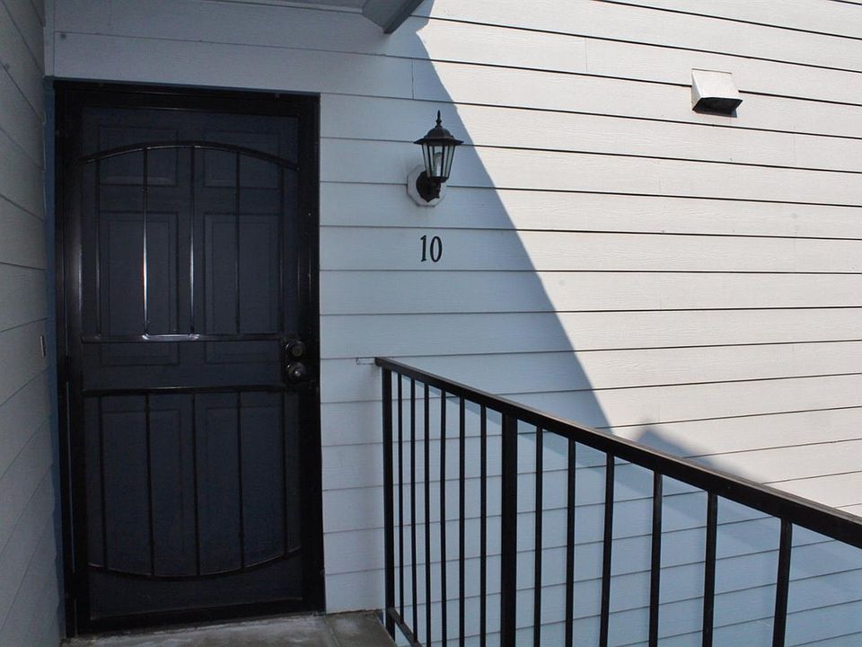 1st image of 445 Almond Dr APT 10