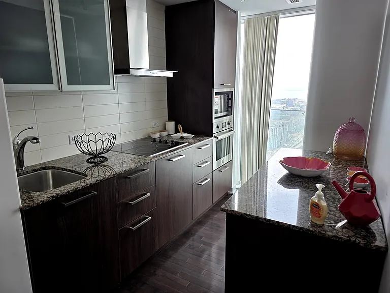 14 York St #5008A — Photo 5