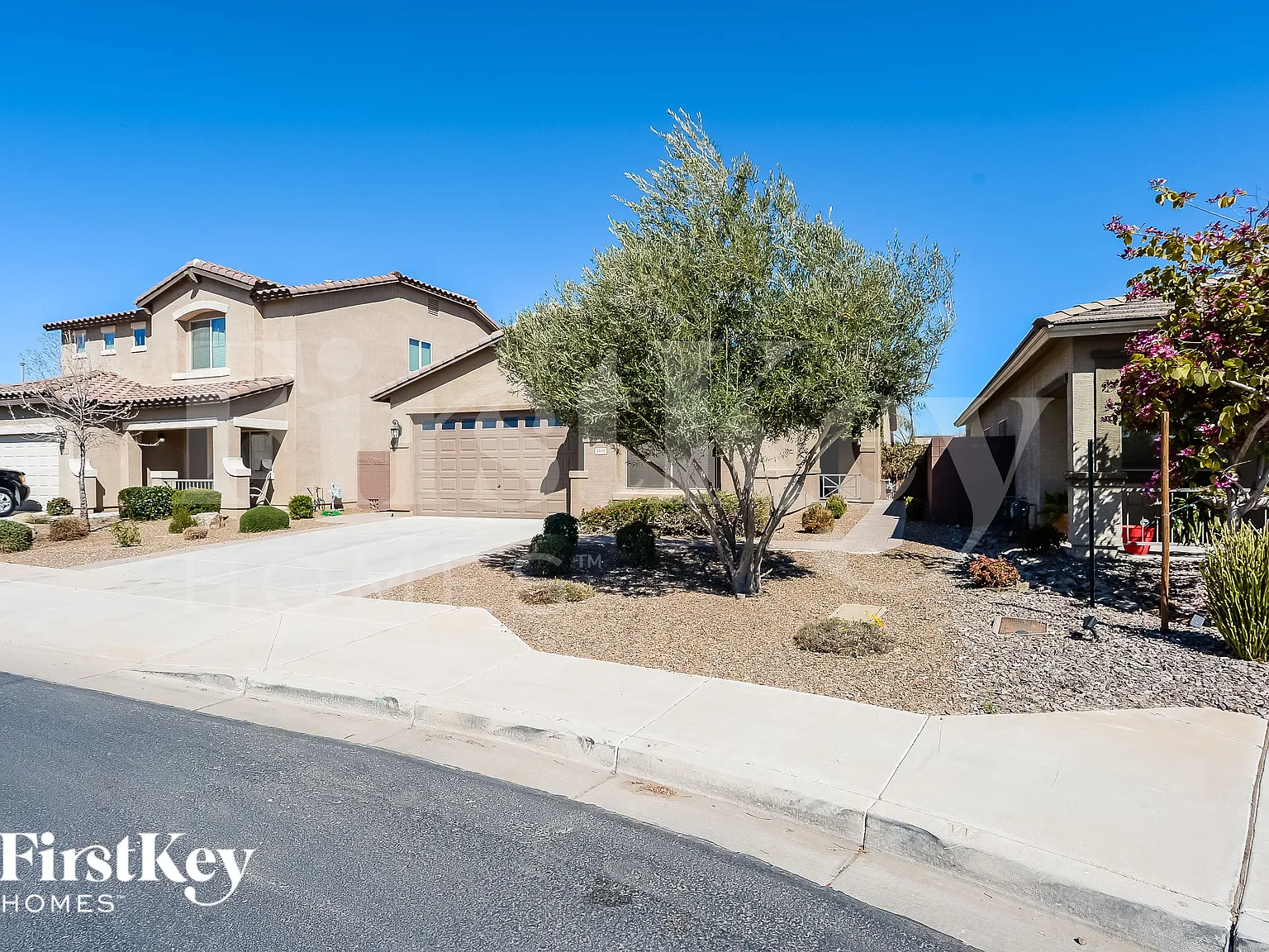 3 bed, 2.0 bath, 1671 sqft, $2,435 — Photo 2