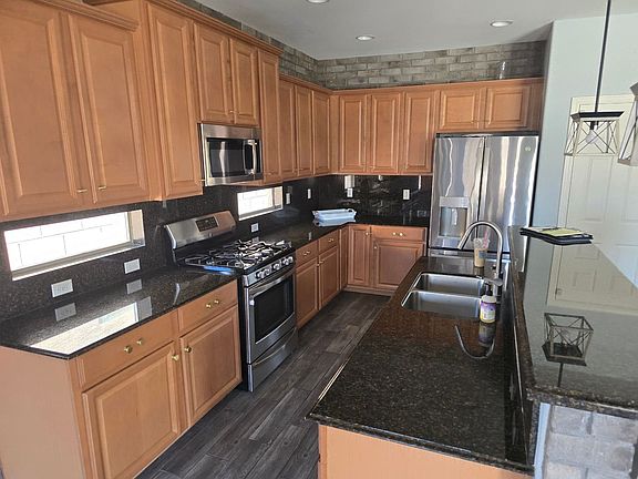 4th image of 841 E Deer Spring Canyon Pl