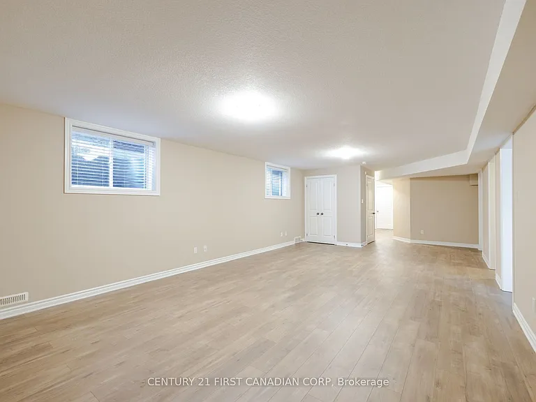1690 Beaverbrook Ave — Photo 34