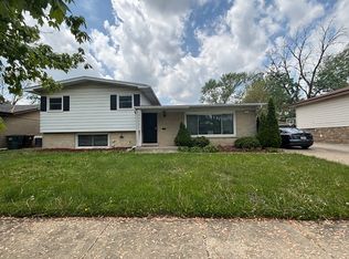 448 N Kenneth Ct, Glenwood, IL 60425